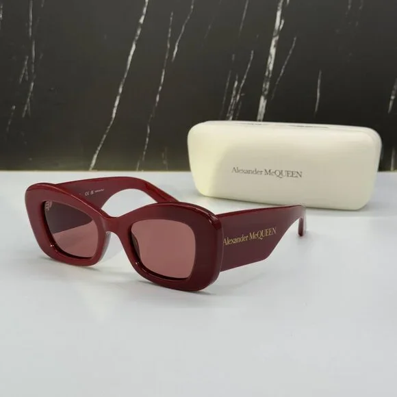 Alexander McQueen Burgundy Cat-Eye Sunglasses Women main image 4